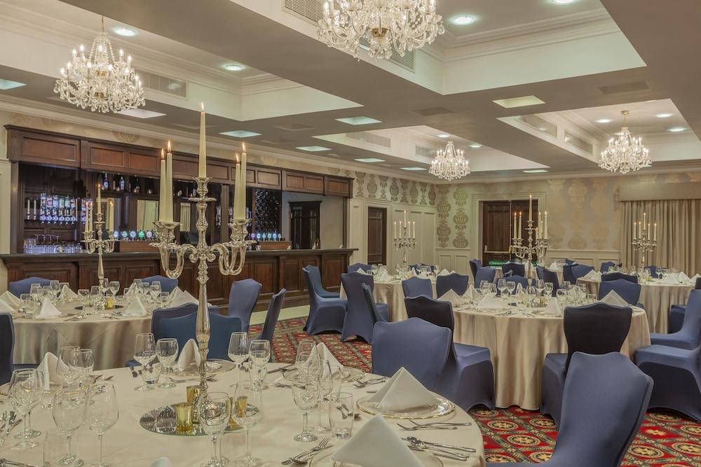 Glenroyal Hotel Мэйнут Экстерьер фото